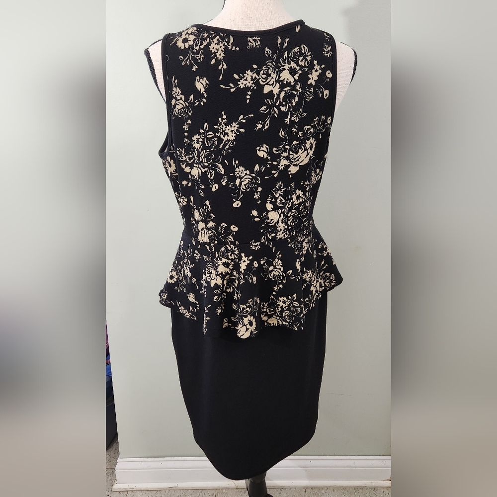 Fashion Gold peplum floral dress - Picture 7 of 7